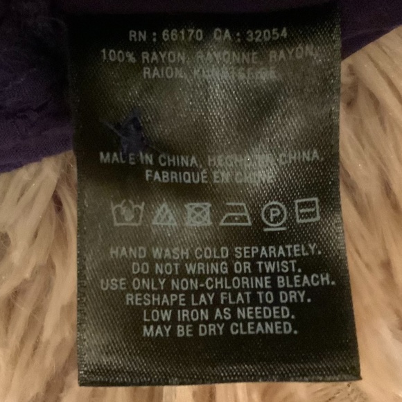 Anthropologie (ett:twa Brand) Navy Rayon Romper. Wht/Peach Floral Print.  Size M - Picture 6 of 7